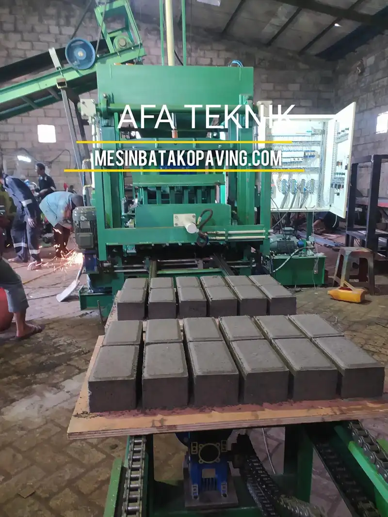 mesin Paving Warna 3D mesin-paving-block-keluar-12-mesin-paving-2-warna.webp